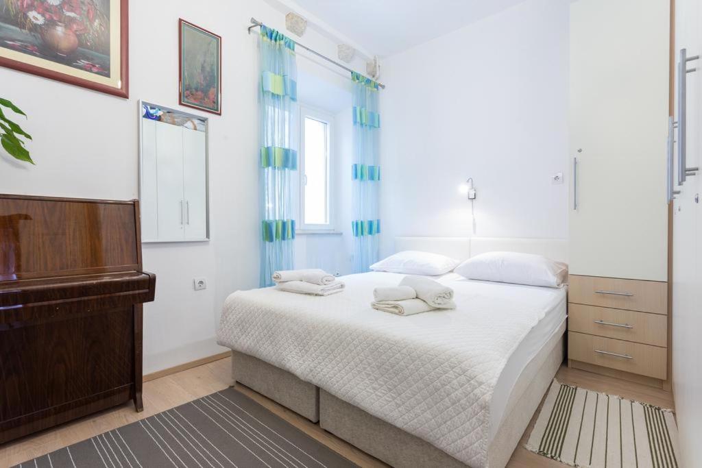 Apartman Lara *