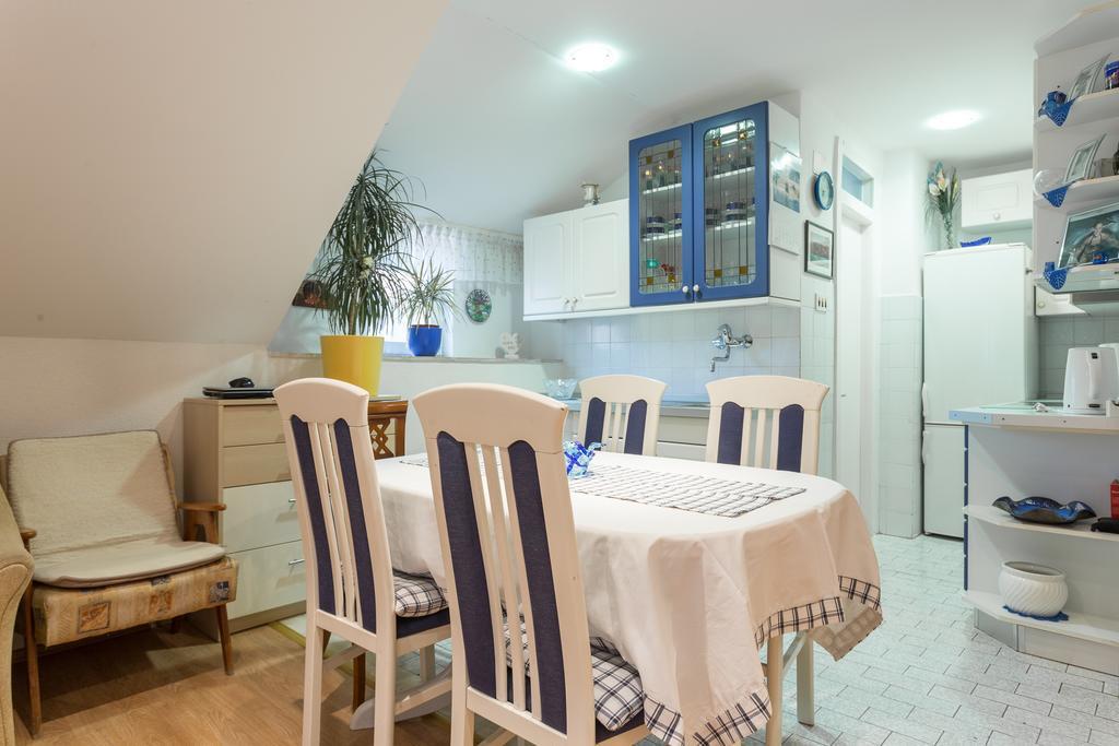 Apartman Lara Apartment *